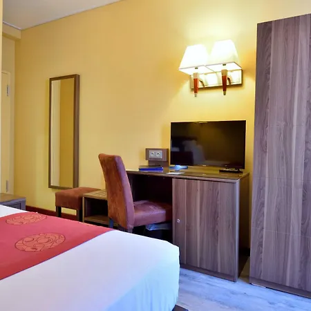 Hotel Capitole 3*